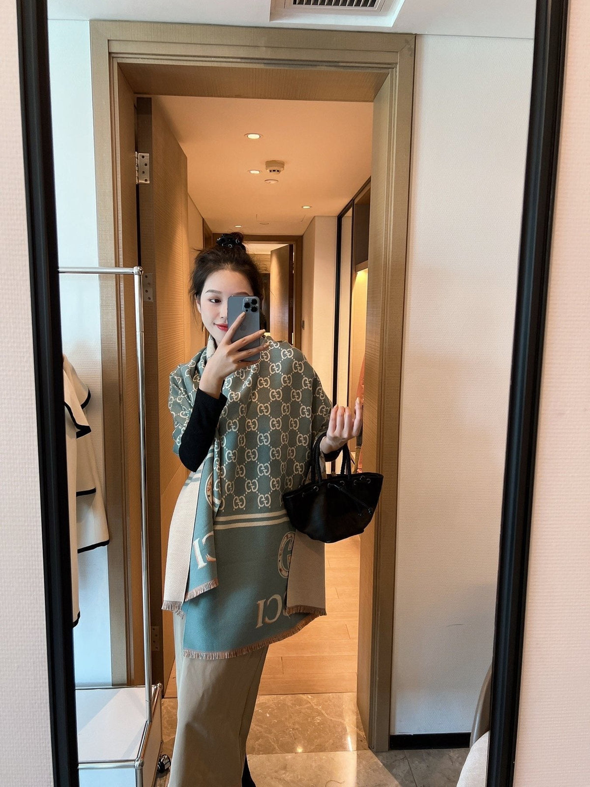 Gucci Patterned Woven Scarf